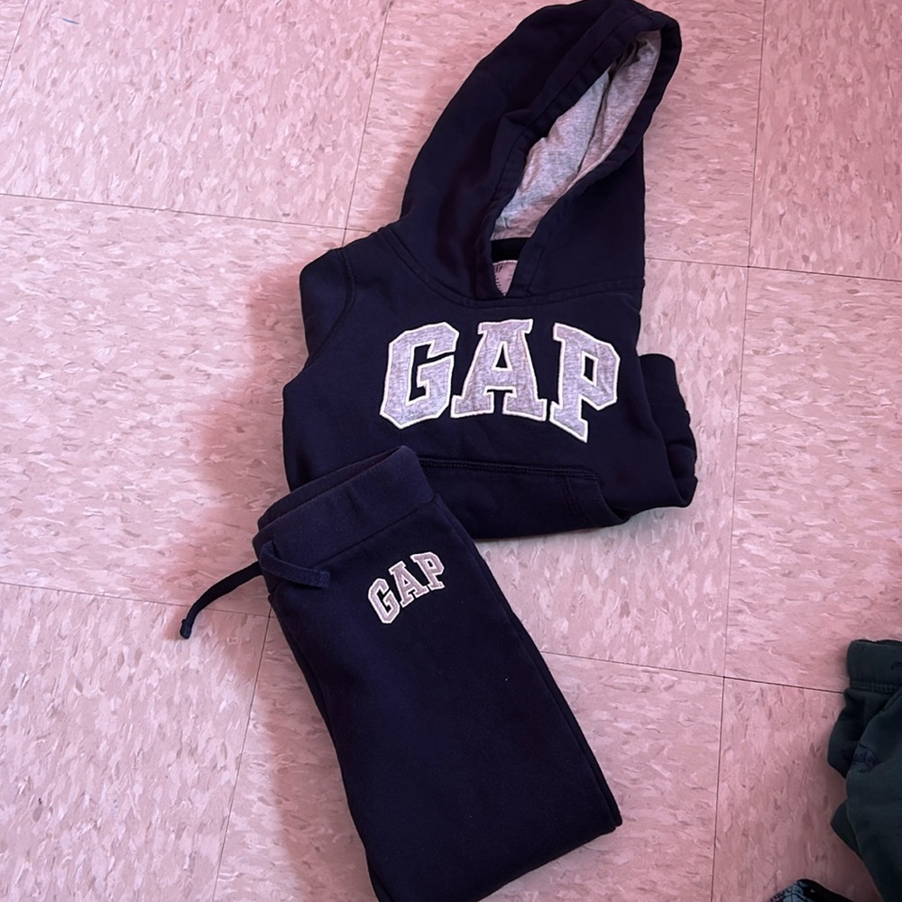 Toddler 2 pc sweatsuit size 3 years
